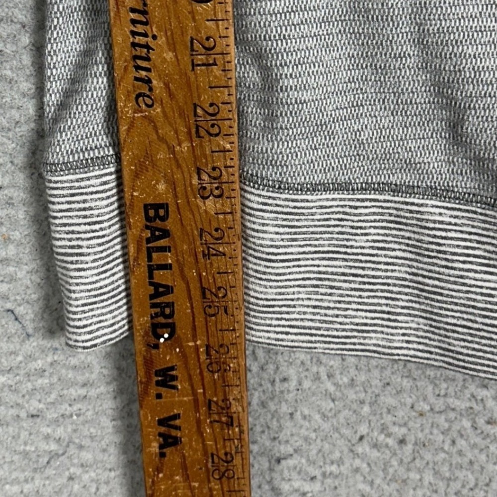 Lululemon Sweatshirt Womens 4 Grey White Stripes Pullover Sweatshirt Long Sleeve - Picture 7 of 8